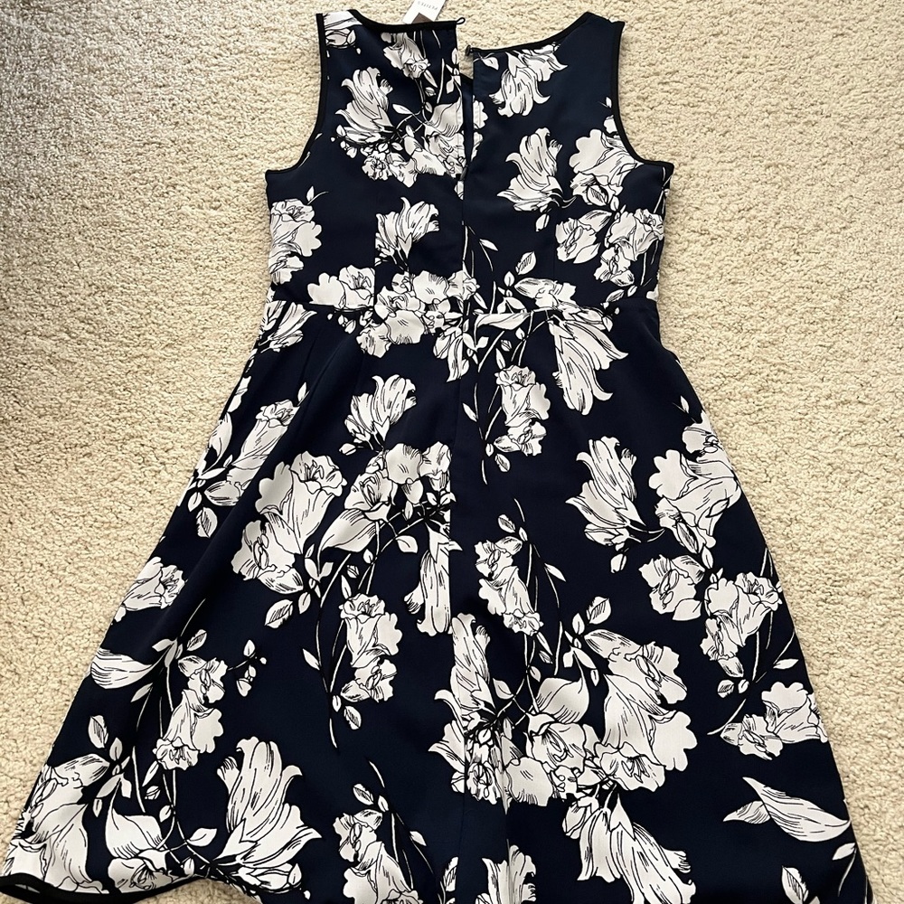 NWT Ann Taylor Loft Navy Blue Dress with Floral Print Size 4P - Picture 4 of 6